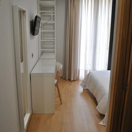 Hostal Universitat Cervera  Dış mekan fotoğraf