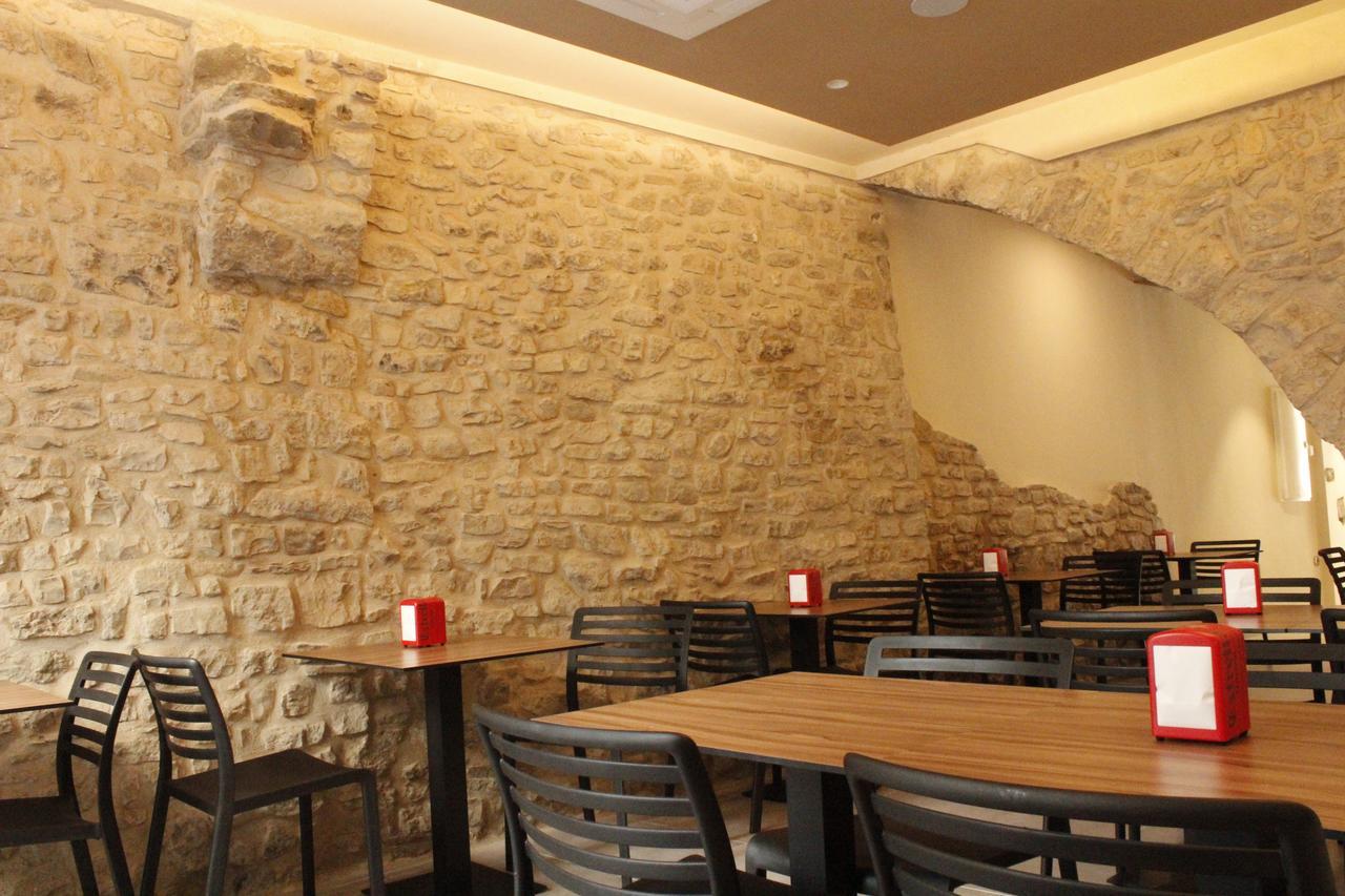 Hostal Universitat Cervera  Dış mekan fotoğraf