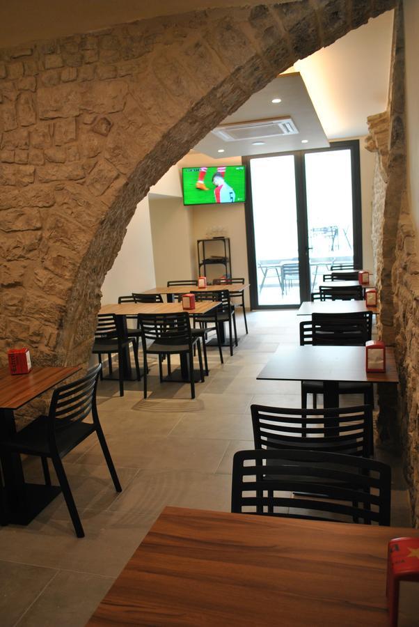 Hostal Universitat Cervera  Dış mekan fotoğraf