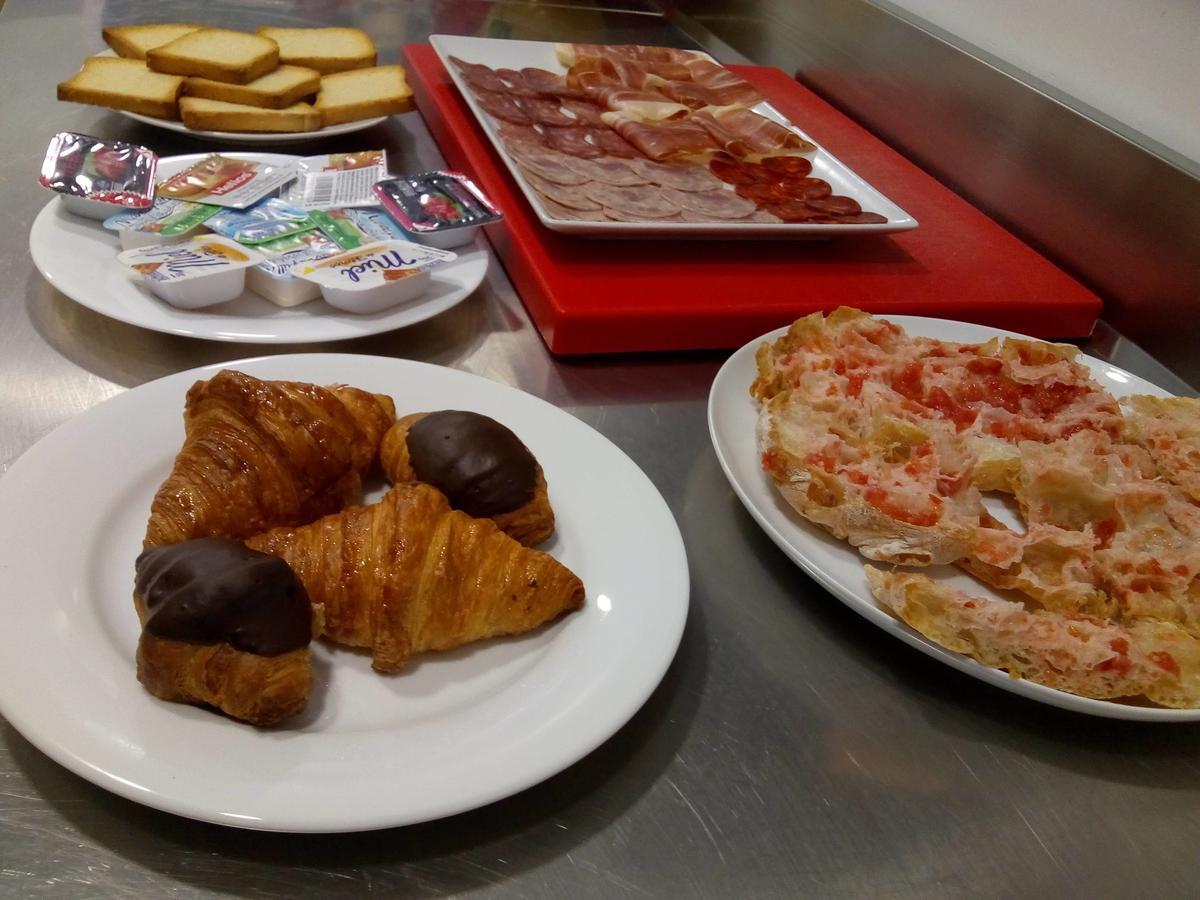 Hostal Universitat Cervera  Dış mekan fotoğraf