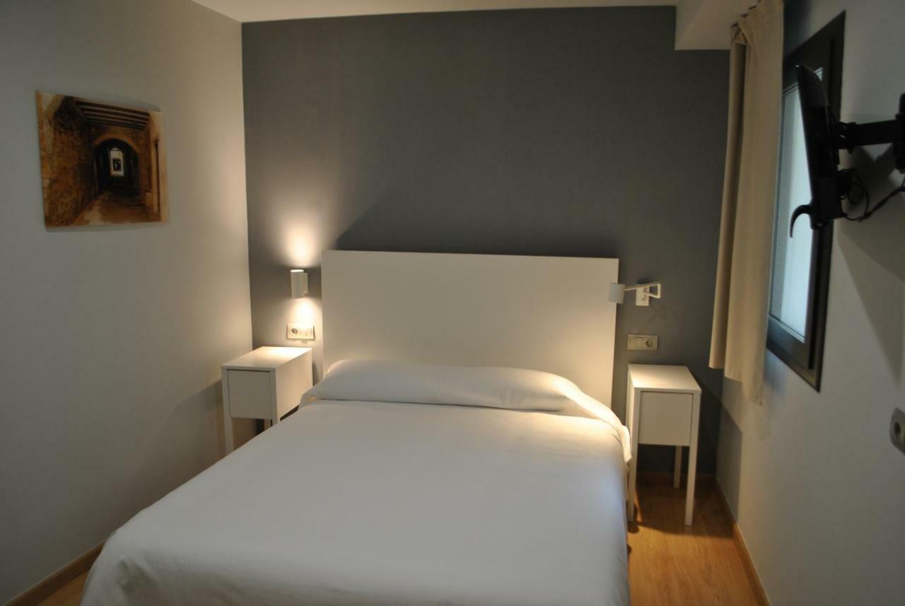 Hostal Universitat Cervera  Dış mekan fotoğraf